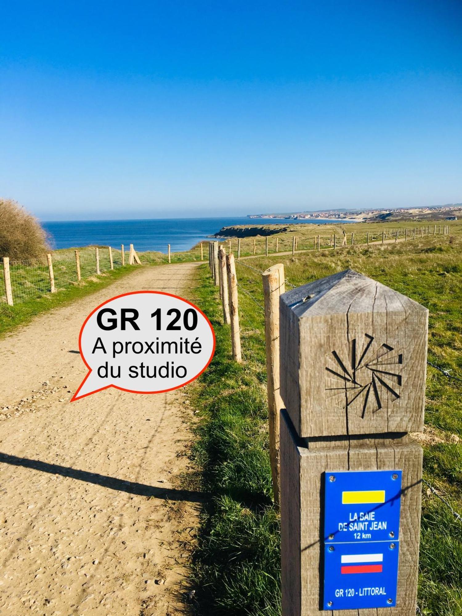 Brise De Sur La Naturelle, A , Parking *