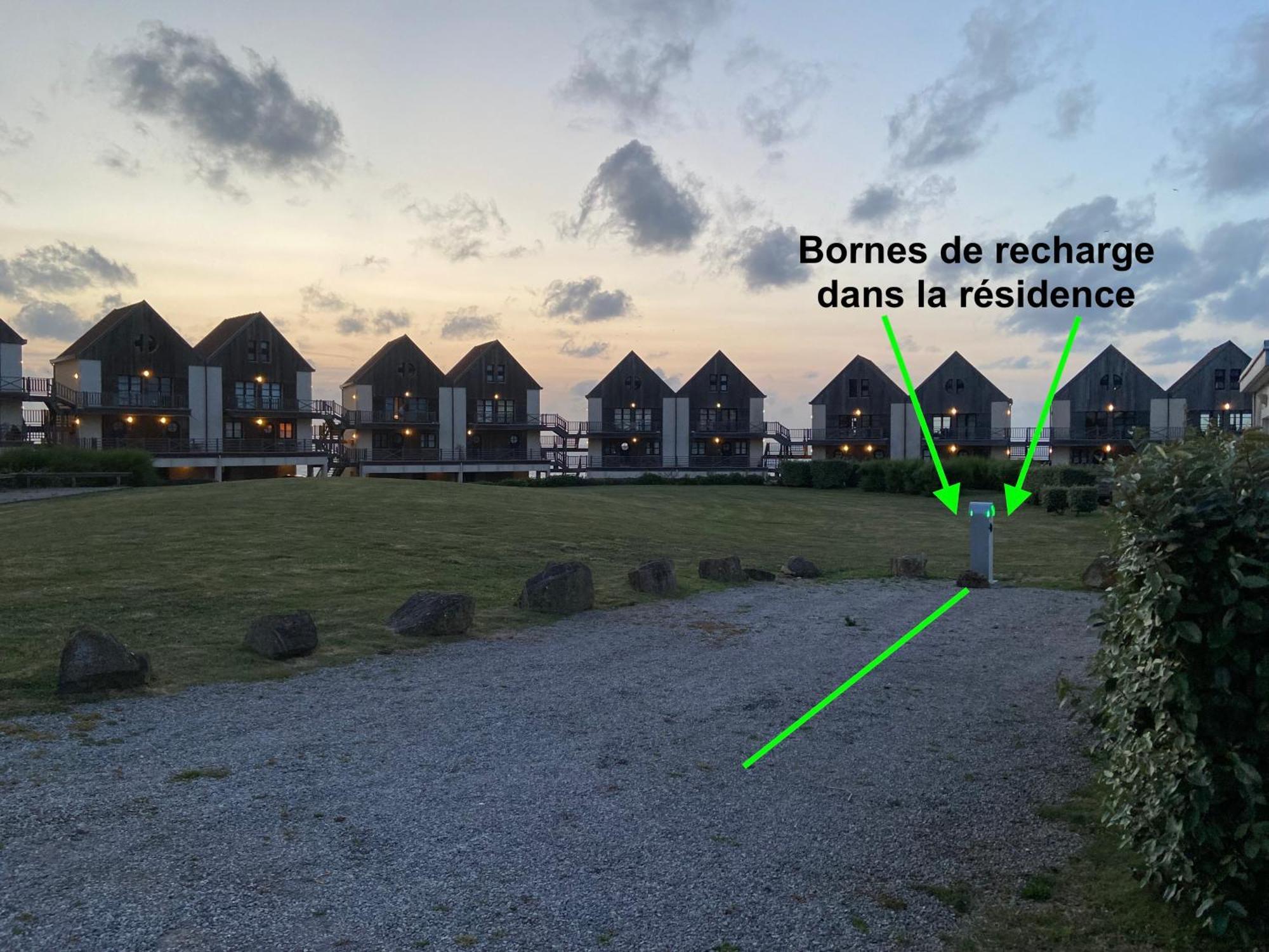 Brise De Sur La Naturelle, A , Parking Apartment *